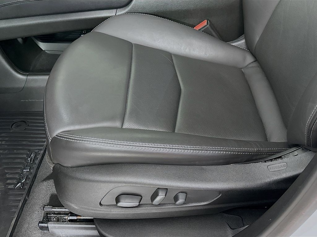 Thumbnail: 2024 Cadillac XT5 - 32