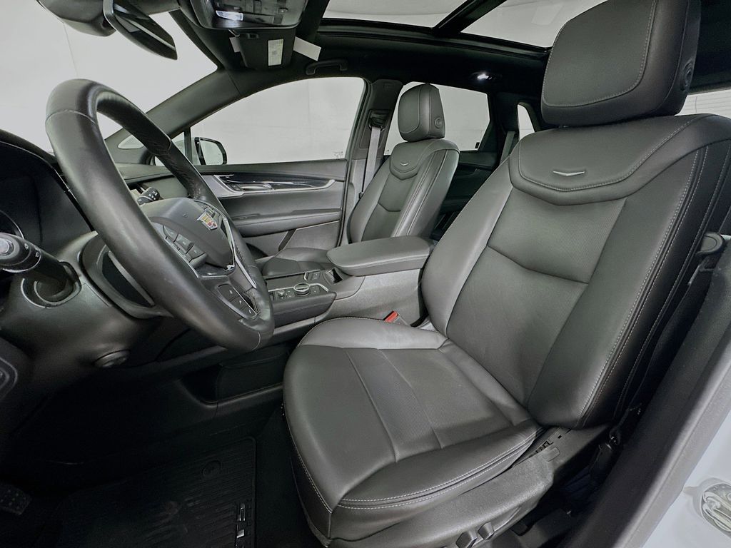 Thumbnail: 2024 Cadillac XT5 - 11
