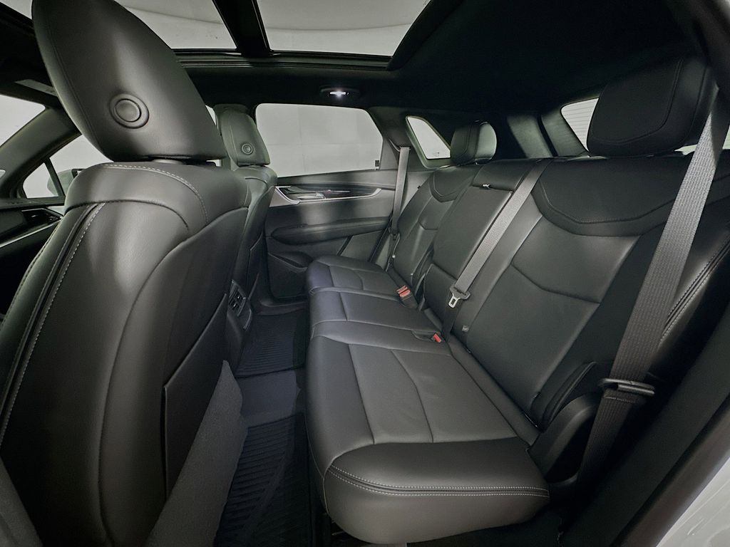 Thumbnail: 2024 Cadillac XT5 - 13