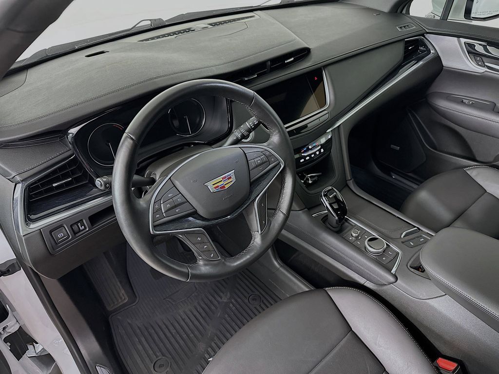 Thumbnail: 2024 Cadillac XT5 - 2