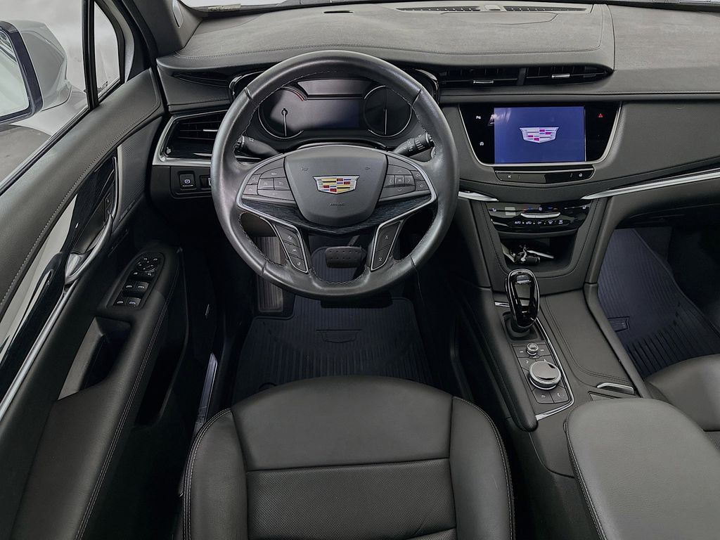 Thumbnail: 2024 Cadillac XT5 - 10