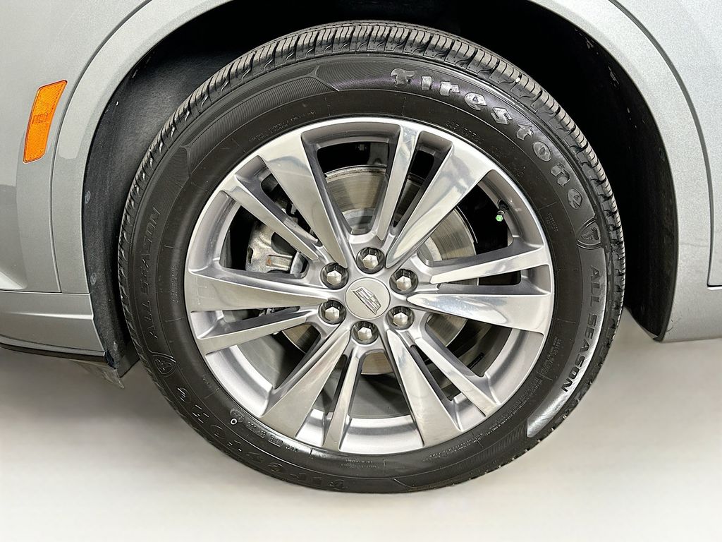 Thumbnail: 2023 Cadillac XT6 - 8