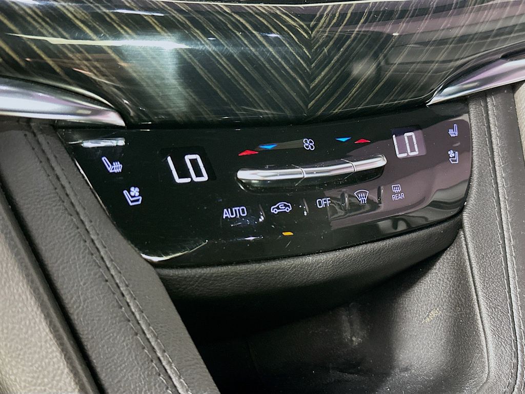 Thumbnail: 2023 Cadillac XT6 - 23