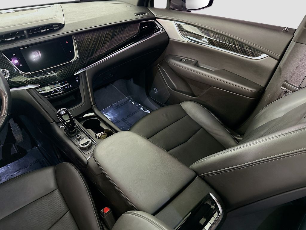 Thumbnail: 2023 Cadillac XT6 - 14