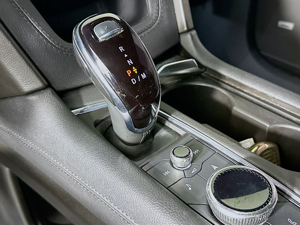 Thumbnail: 2023 Cadillac XT6 - 17