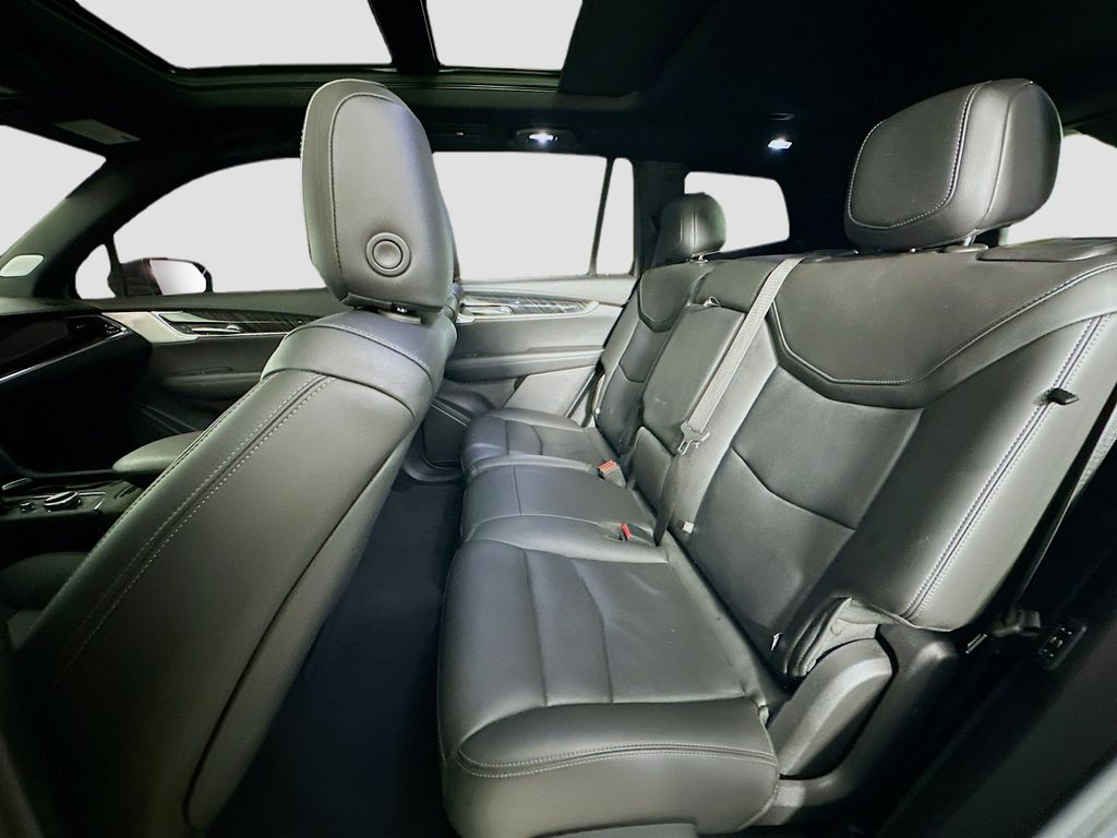 Thumbnail: 2023 Cadillac XT6 - 13