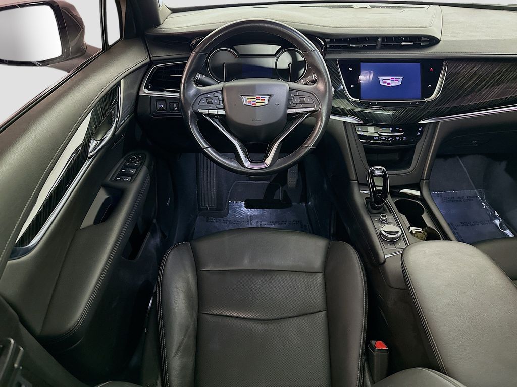 Thumbnail: 2023 Cadillac XT6 - 10