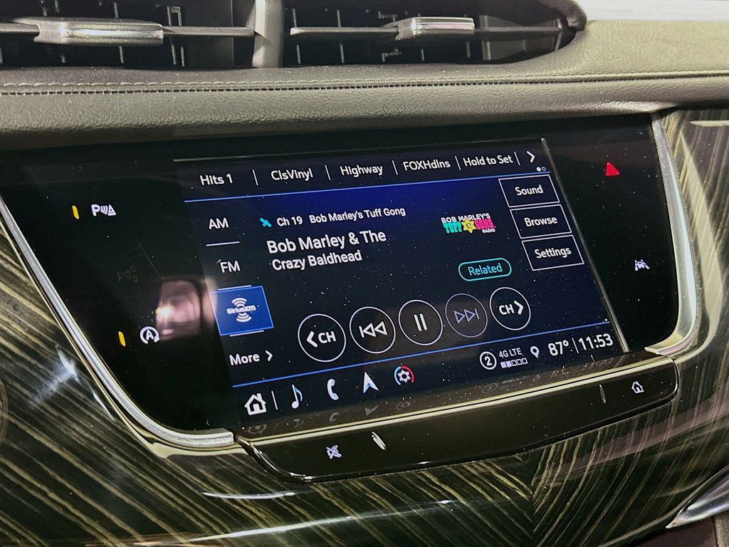 Thumbnail: 2023 Cadillac XT6 - 16