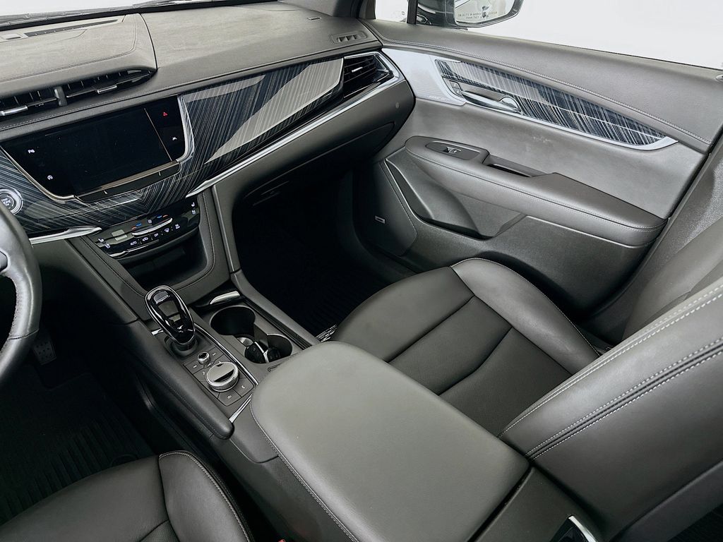 Thumbnail: 2024 Cadillac XT6 - 14
