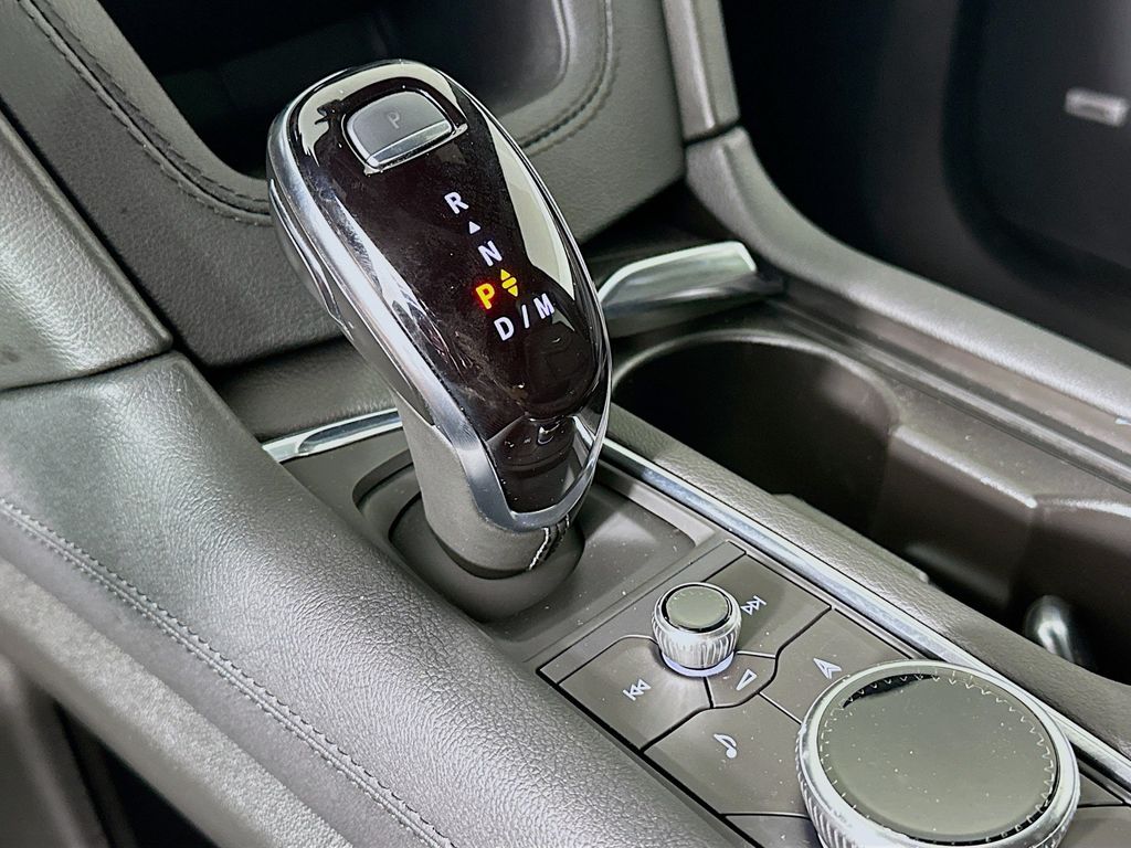Thumbnail: 2024 Cadillac XT6 - 17
