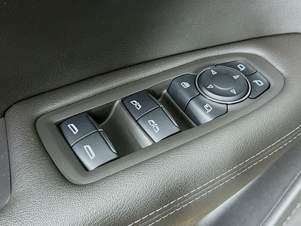 Thumbnail: 2024 Cadillac XT6 - 27