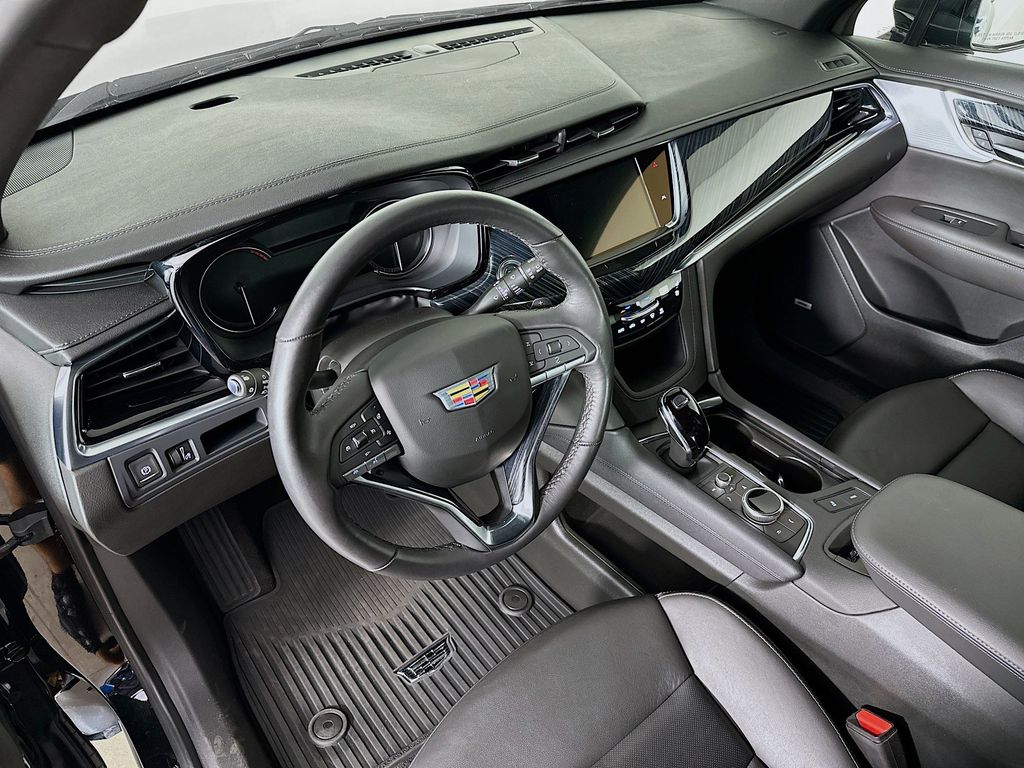 Thumbnail: 2024 Cadillac XT6 - 2