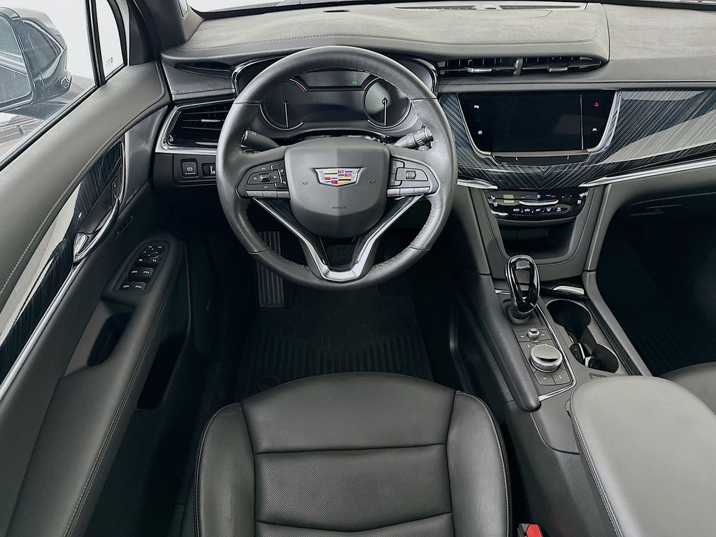 Thumbnail: 2024 Cadillac XT6 - 10