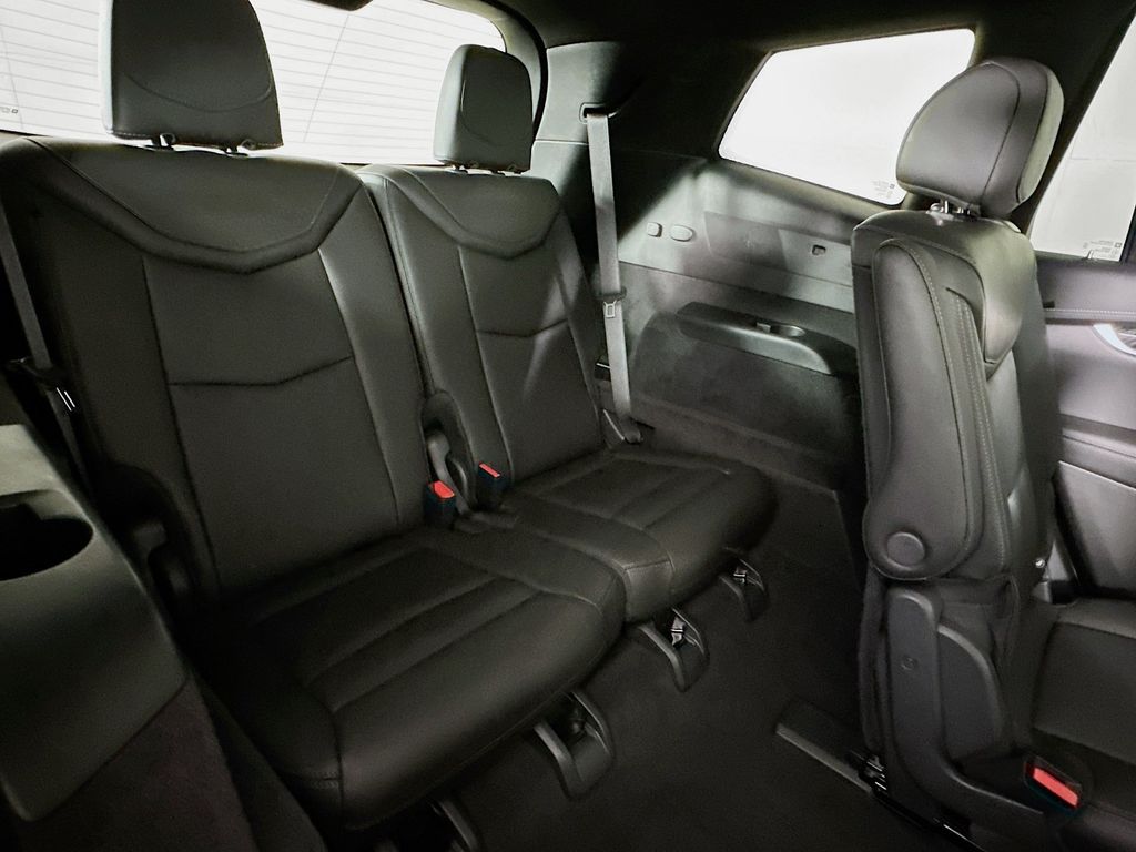 Thumbnail: 2024 Cadillac XT6 - 31