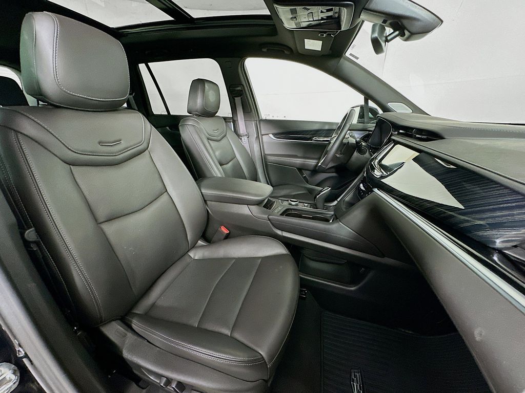 Thumbnail: 2024 Cadillac XT6 - 12