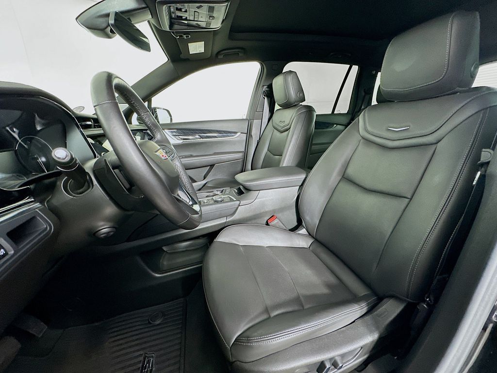 Thumbnail: 2024 Cadillac XT6 - 11