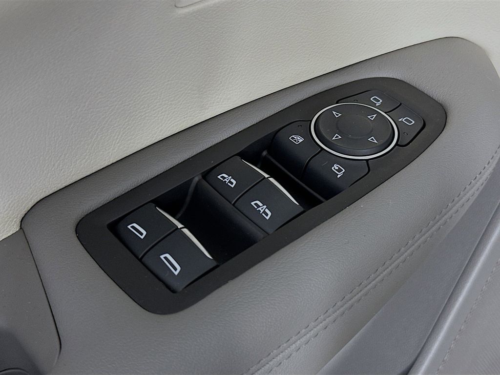 Thumbnail: 2024 Cadillac XT6 - 28