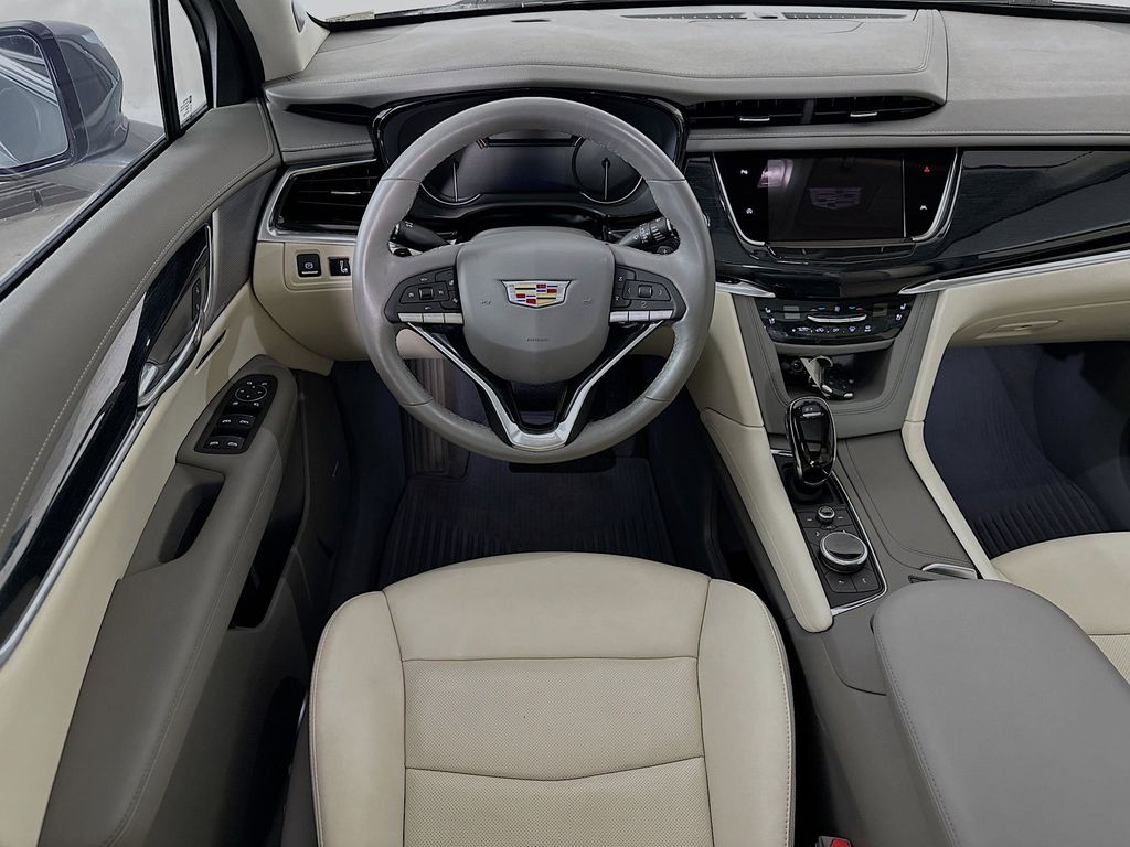 Thumbnail: 2024 Cadillac XT6 - 10