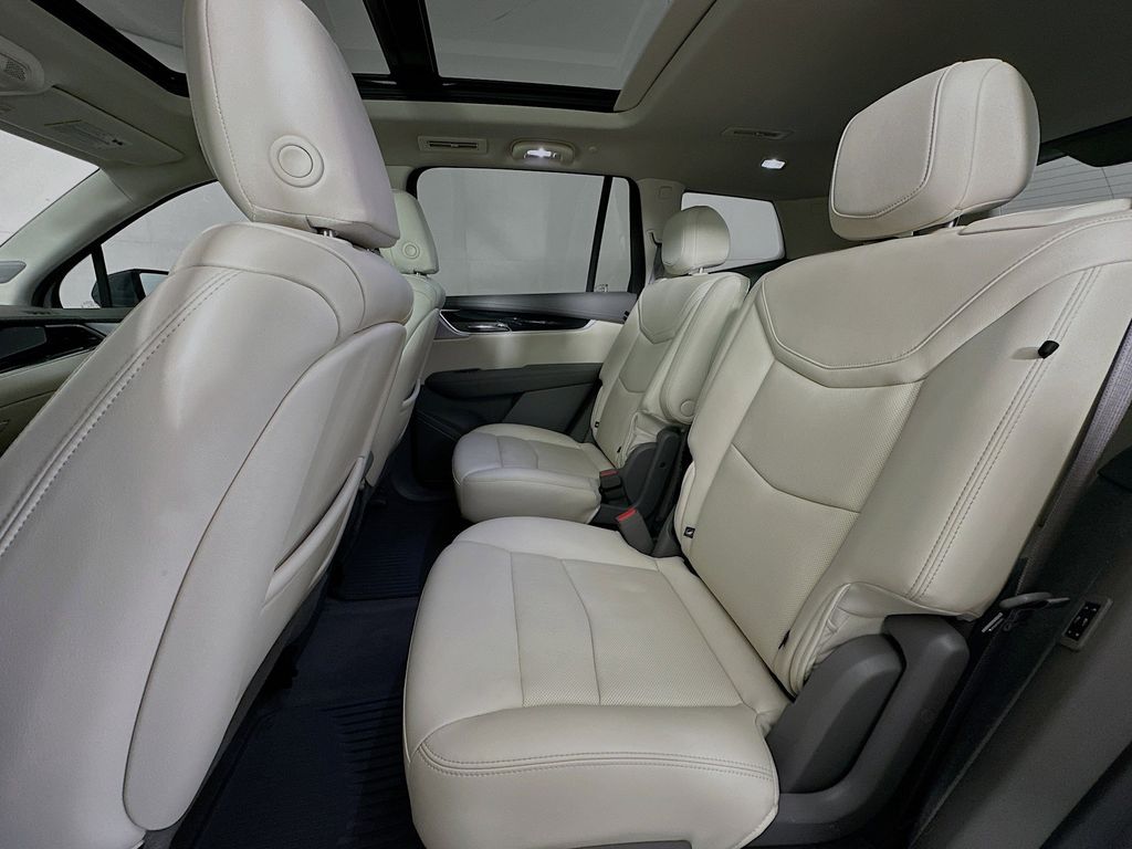 Thumbnail: 2024 Cadillac XT6 - 13