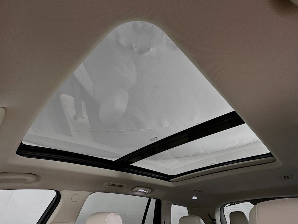 Thumbnail: 2024 Cadillac XT6 - 31