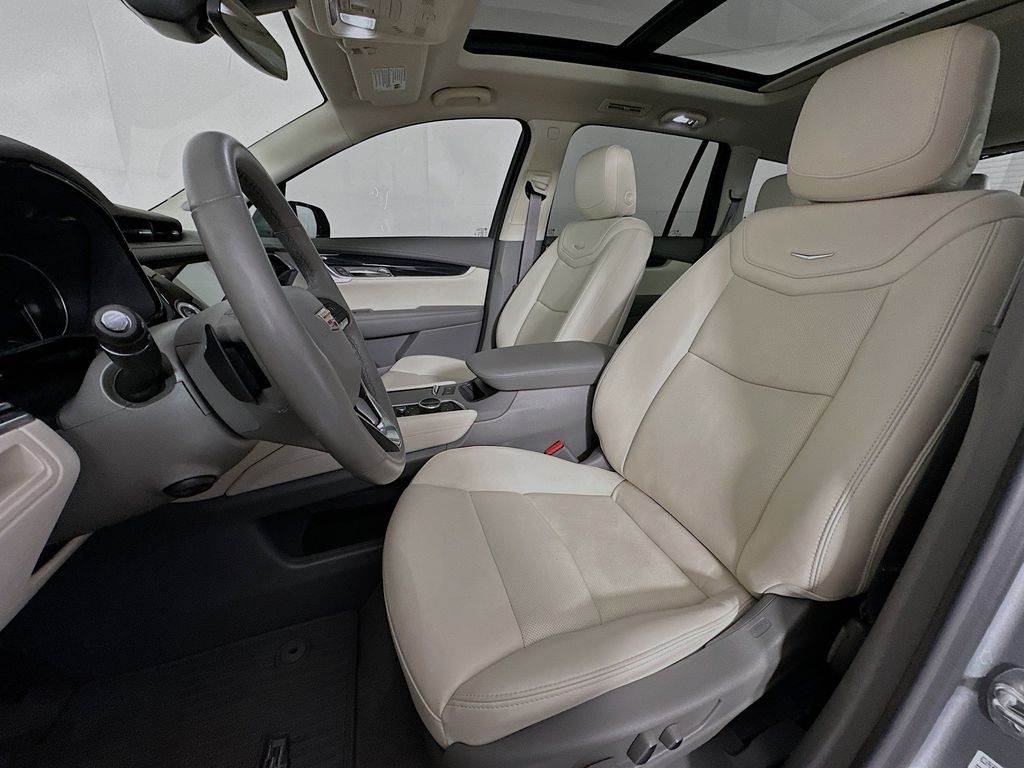 Thumbnail: 2024 Cadillac XT6 - 11