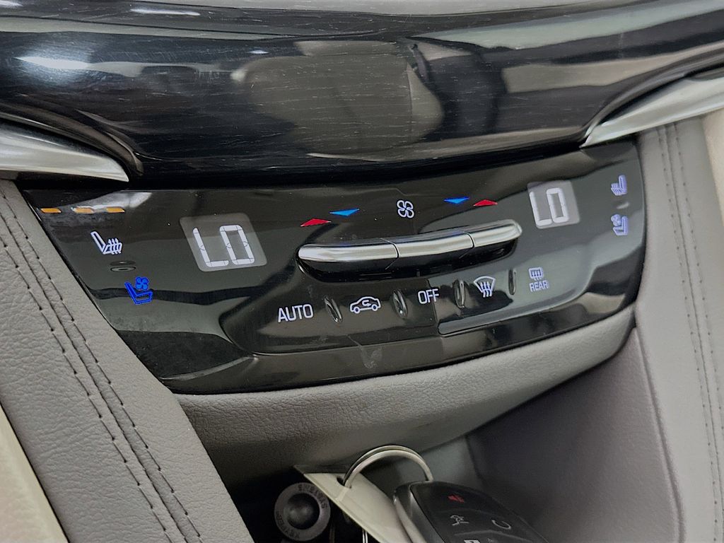Thumbnail: 2024 Cadillac XT6 - 22