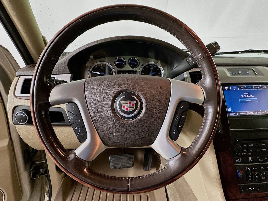 Thumbnail: 2014 Cadillac Escalade - 15