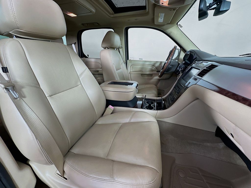 Thumbnail: 2014 Cadillac Escalade - 12