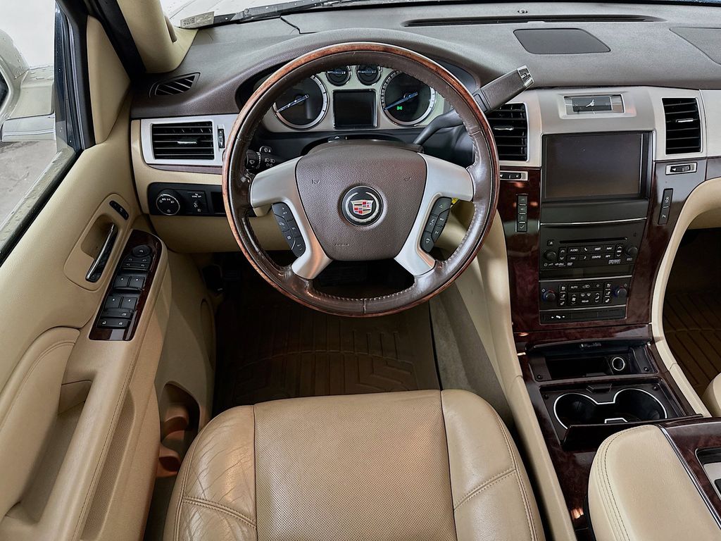 Thumbnail: 2014 Cadillac Escalade - 10
