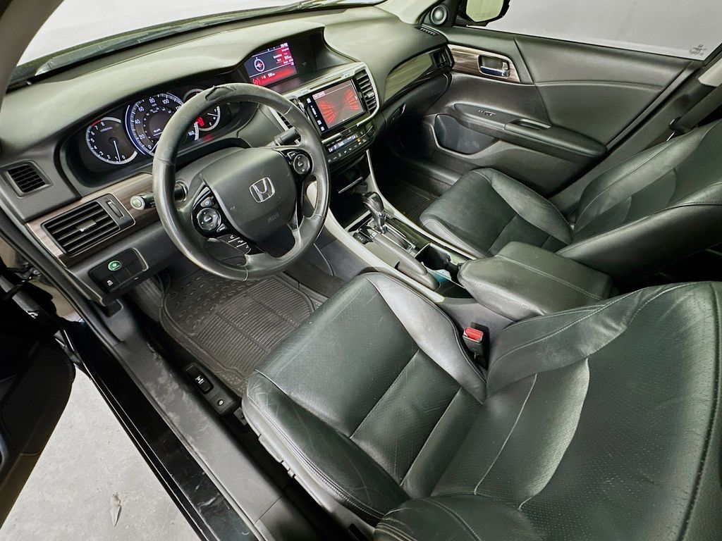 Thumbnail: 2016 Honda Accord - 31