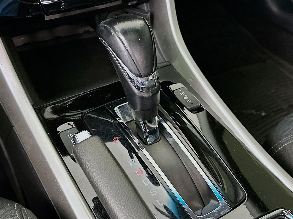 Thumbnail: 2016 Honda Accord - 16