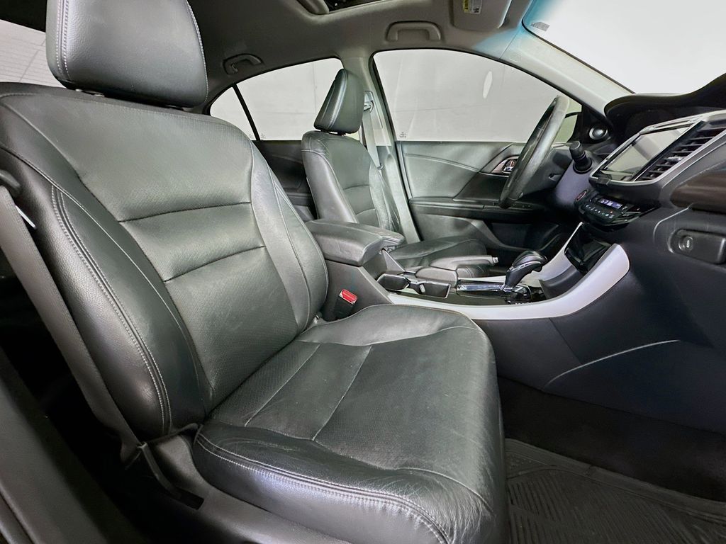 Thumbnail: 2016 Honda Accord - 10