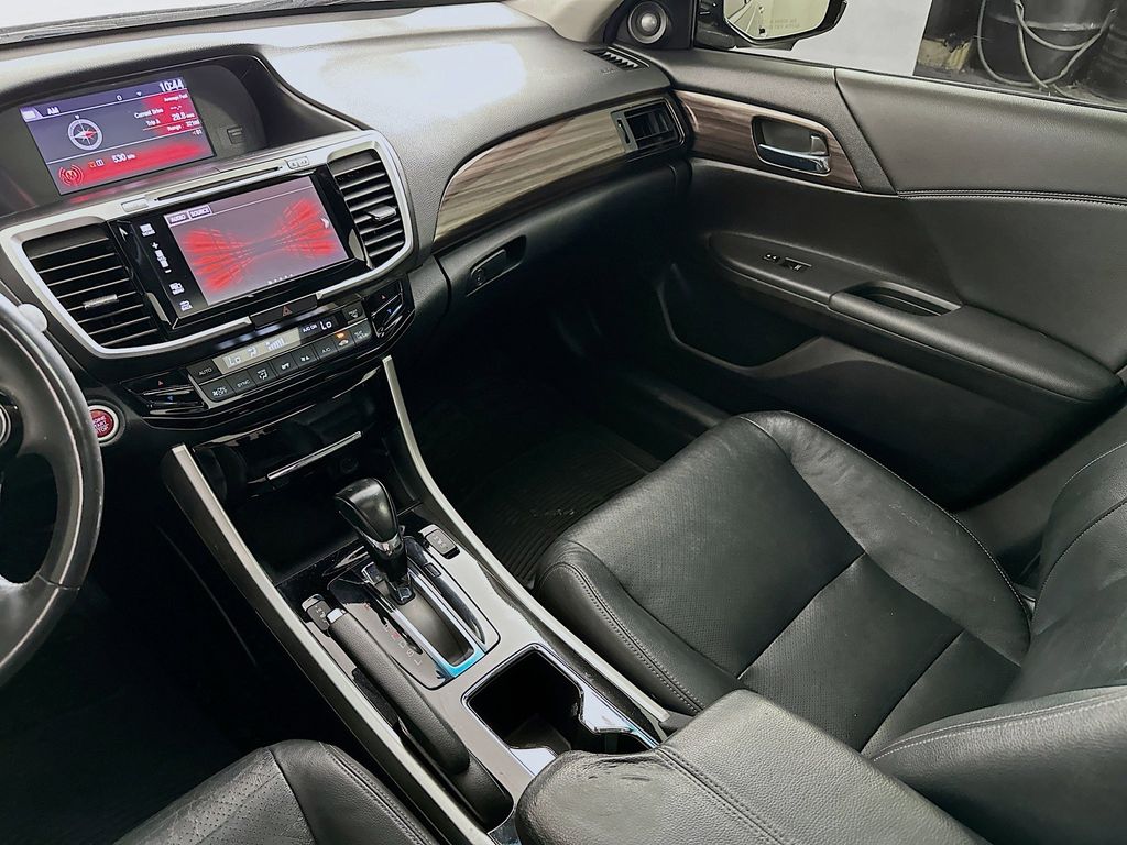 Thumbnail: 2016 Honda Accord - 9