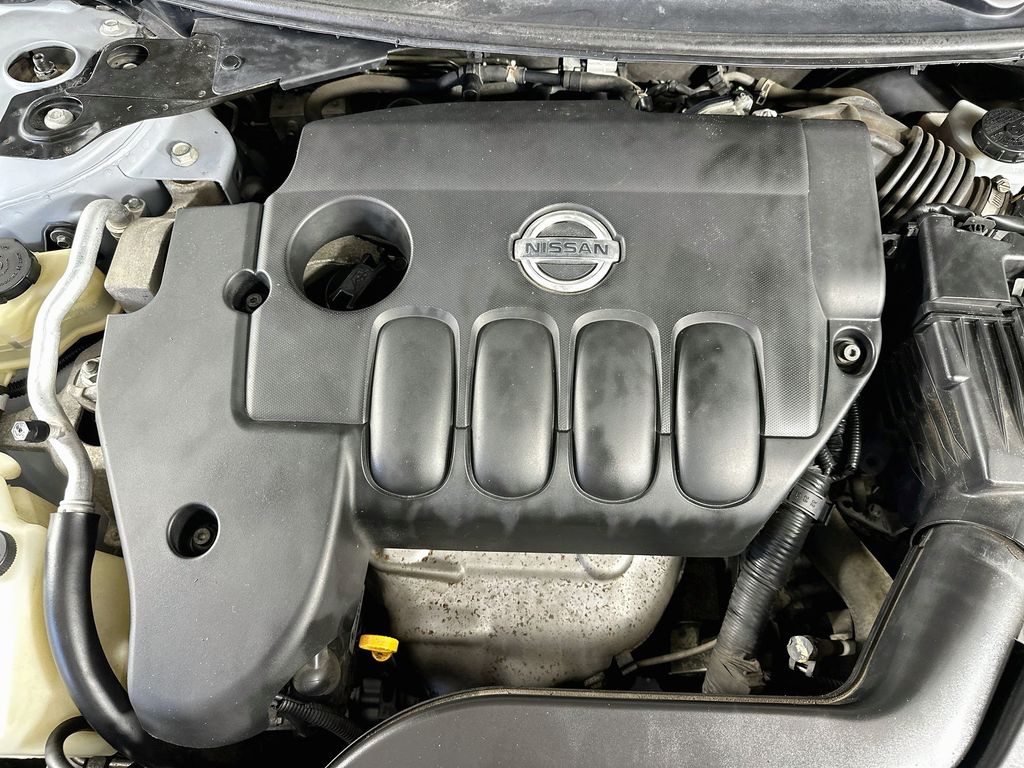 Thumbnail: 2012 Nissan Altima - 9