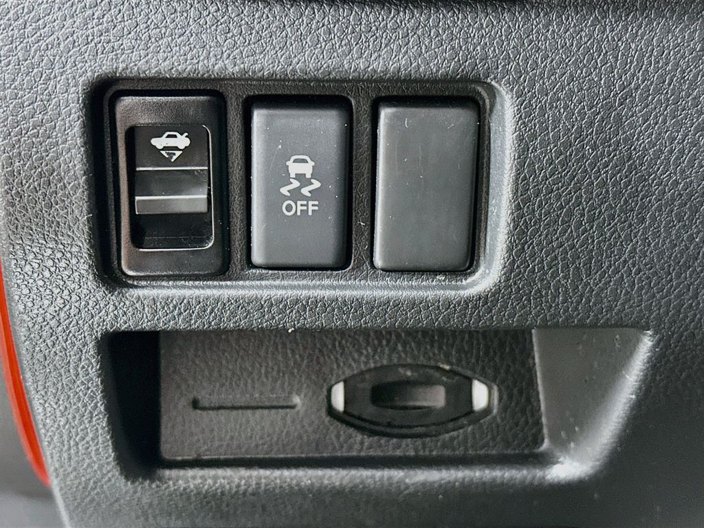 Thumbnail: 2012 Nissan Altima - 26