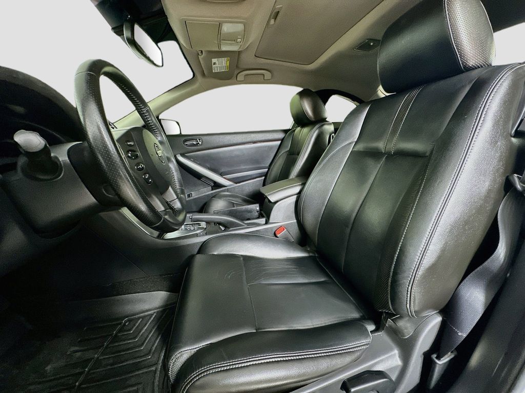Thumbnail: 2012 Nissan Altima - 11