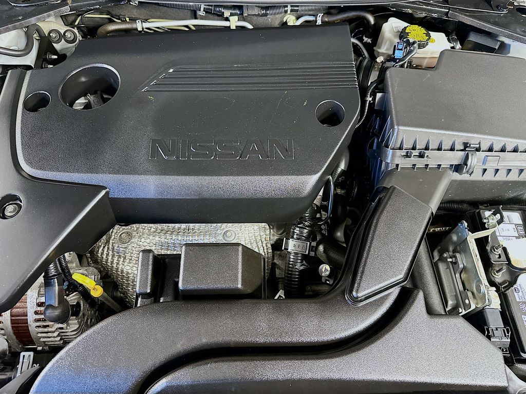 Thumbnail: 2018 Nissan Altima - 9