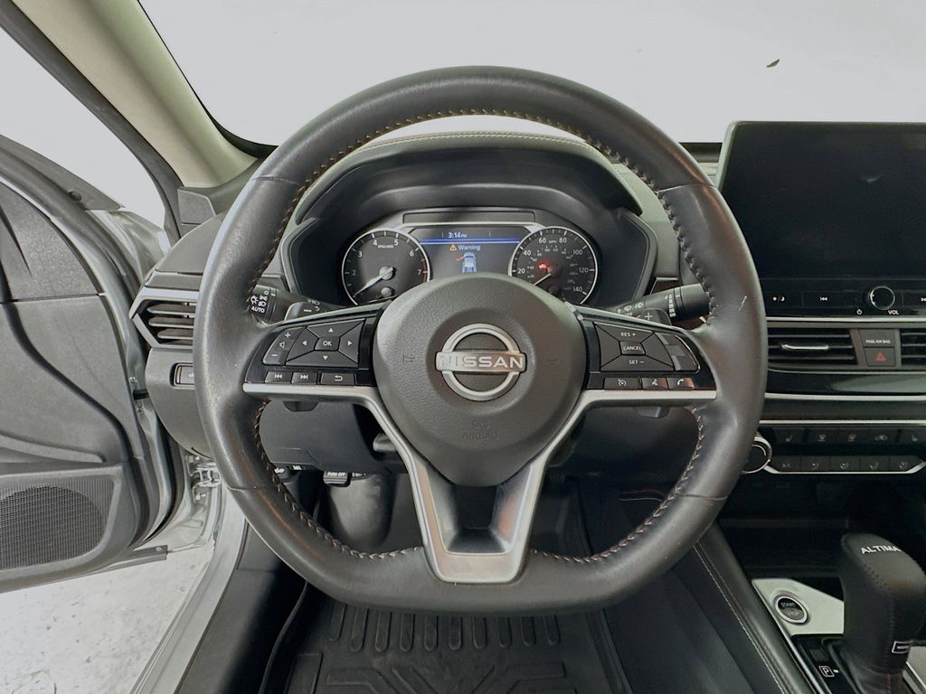 Thumbnail: 2023 Nissan Altima - 15