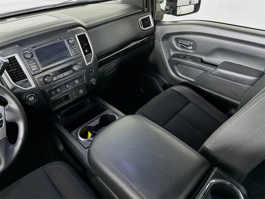 2018 Nissan Titan SV 14