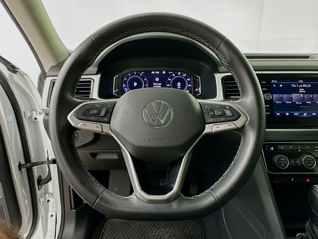 Thumbnail: 2022 Volkswagen Atlas - 14