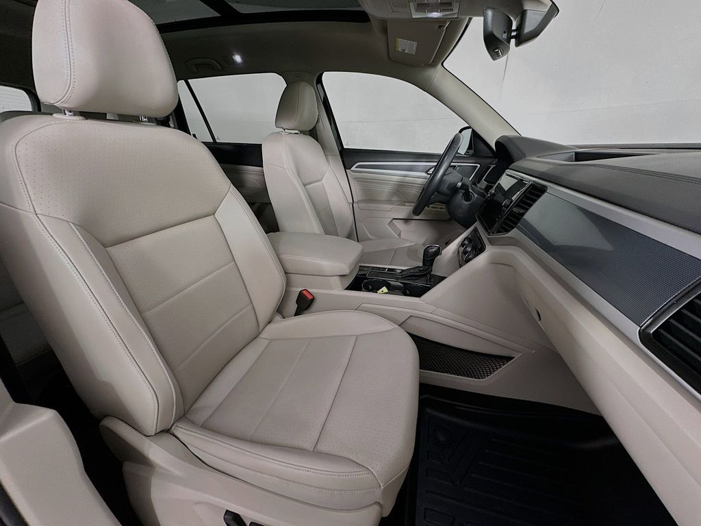 Thumbnail: 2021 Volkswagen Atlas - 11