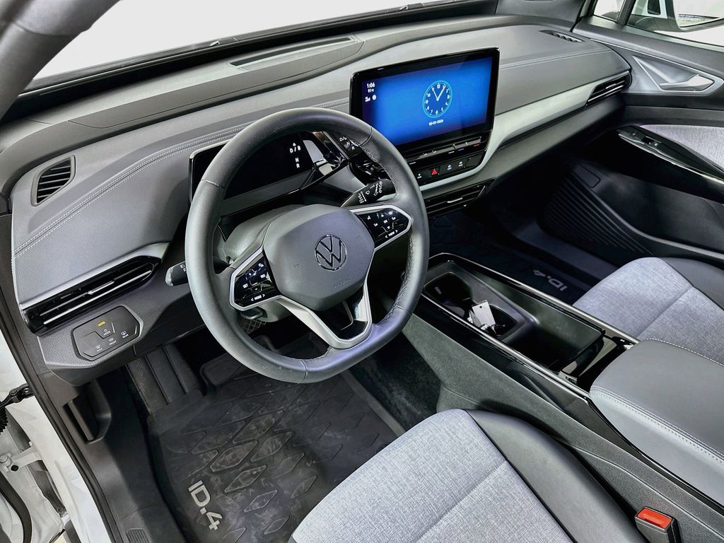 Thumbnail: 2023 Volkswagen ID.4 - 2