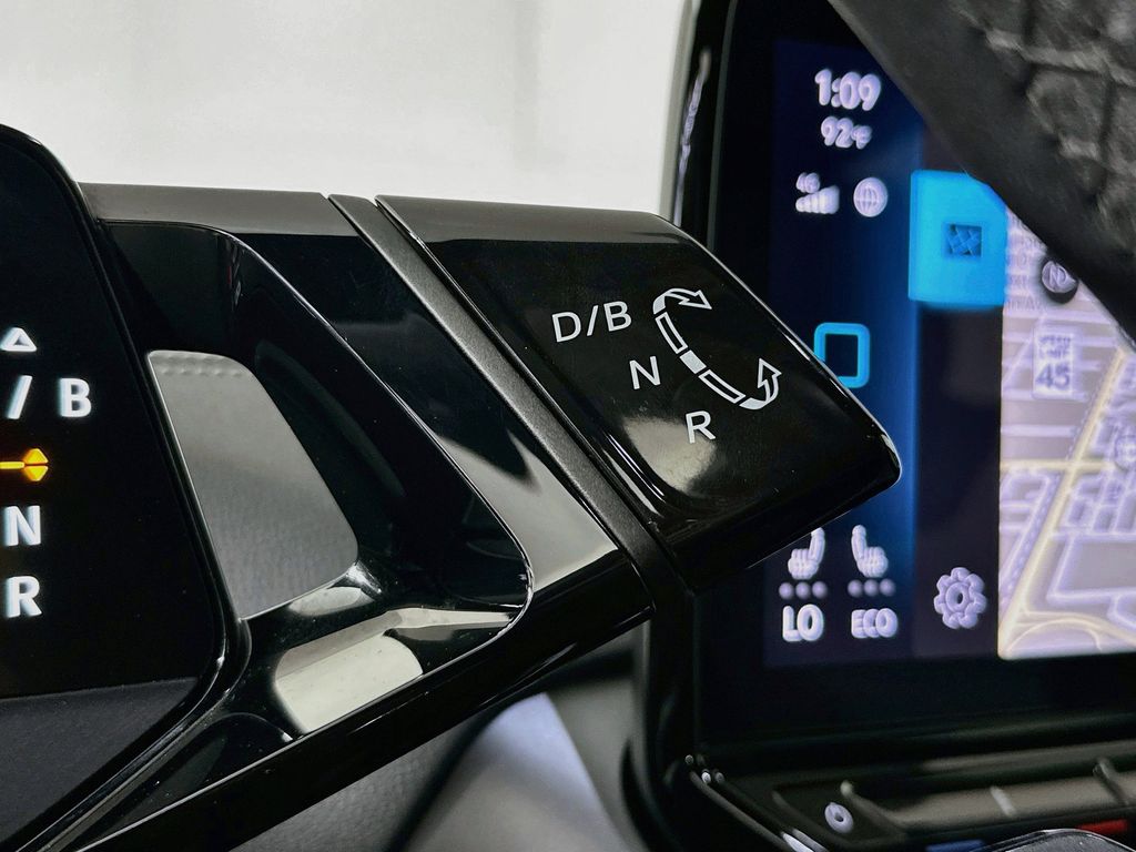 Thumbnail: 2023 Volkswagen ID.4 - 17