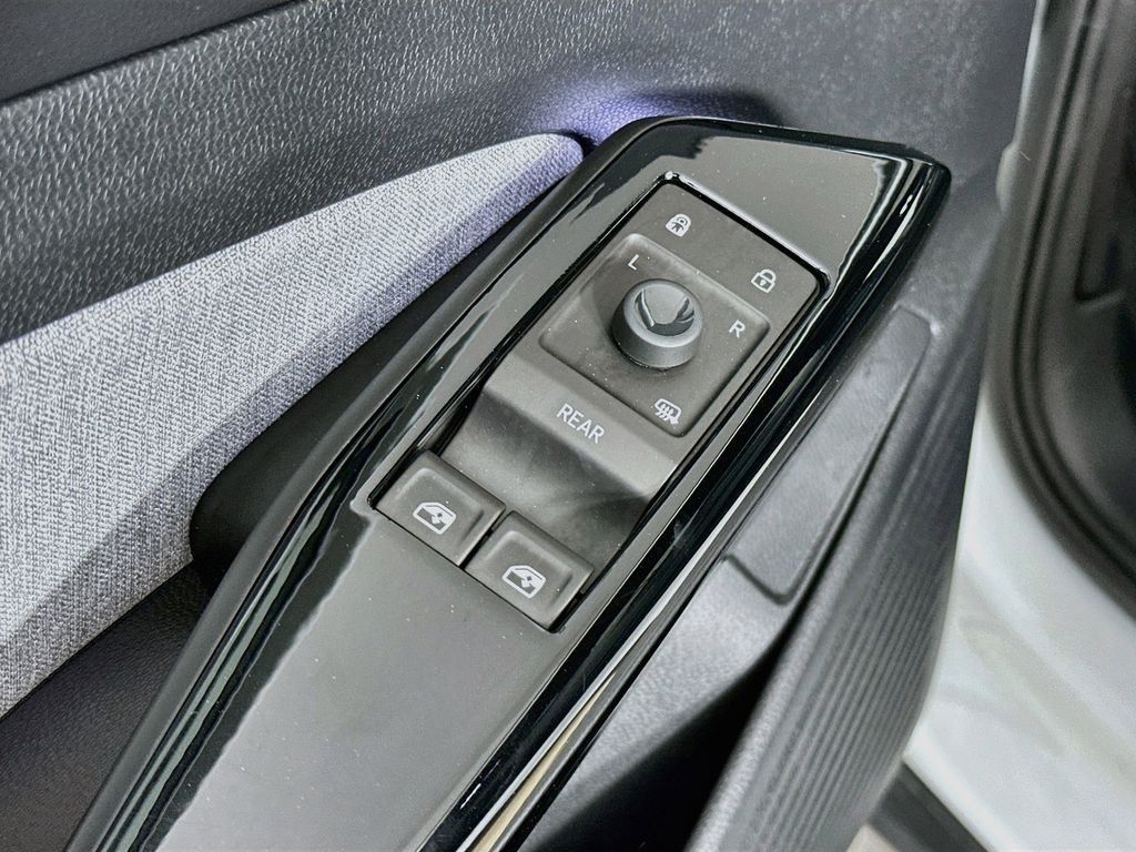 Thumbnail: 2023 Volkswagen ID.4 - 28