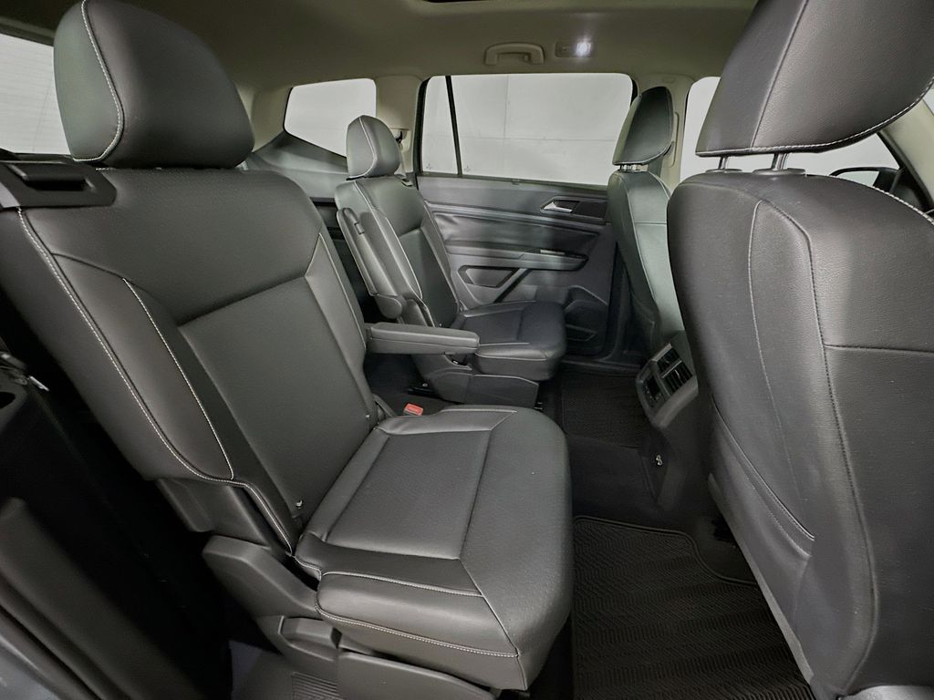 Thumbnail: 2021 Volkswagen Atlas - 33