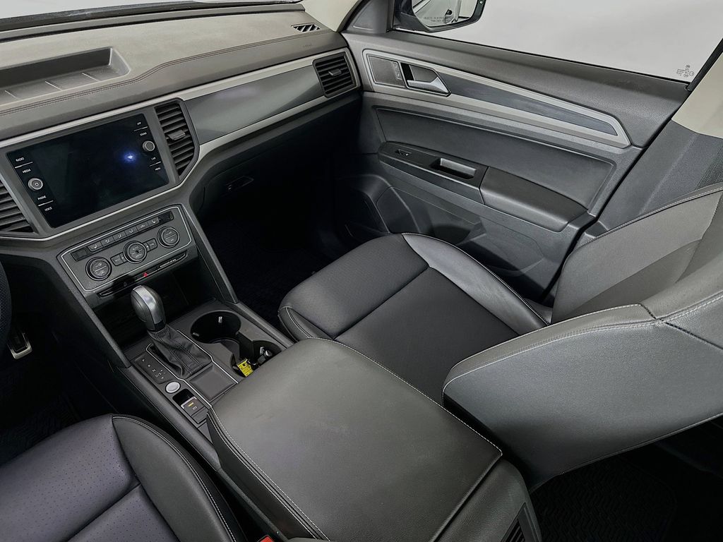 Thumbnail: 2021 Volkswagen Atlas - 14