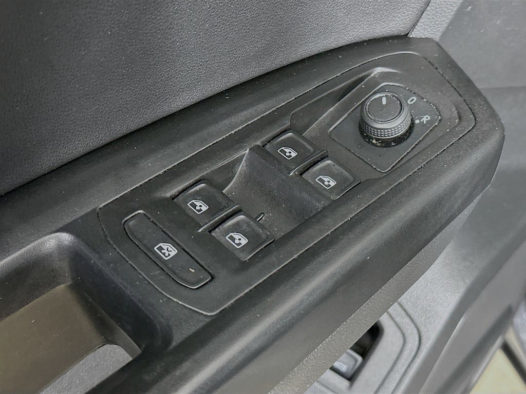 Thumbnail: 2021 Volkswagen Atlas - 29