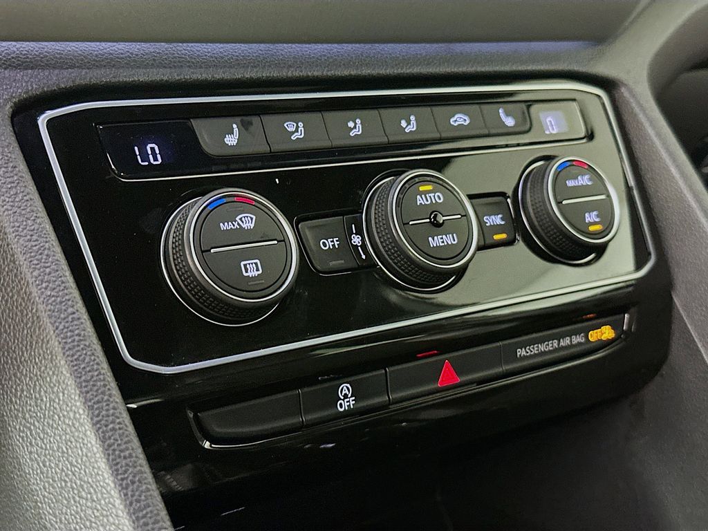 Thumbnail: 2023 Volkswagen Atlas - 23