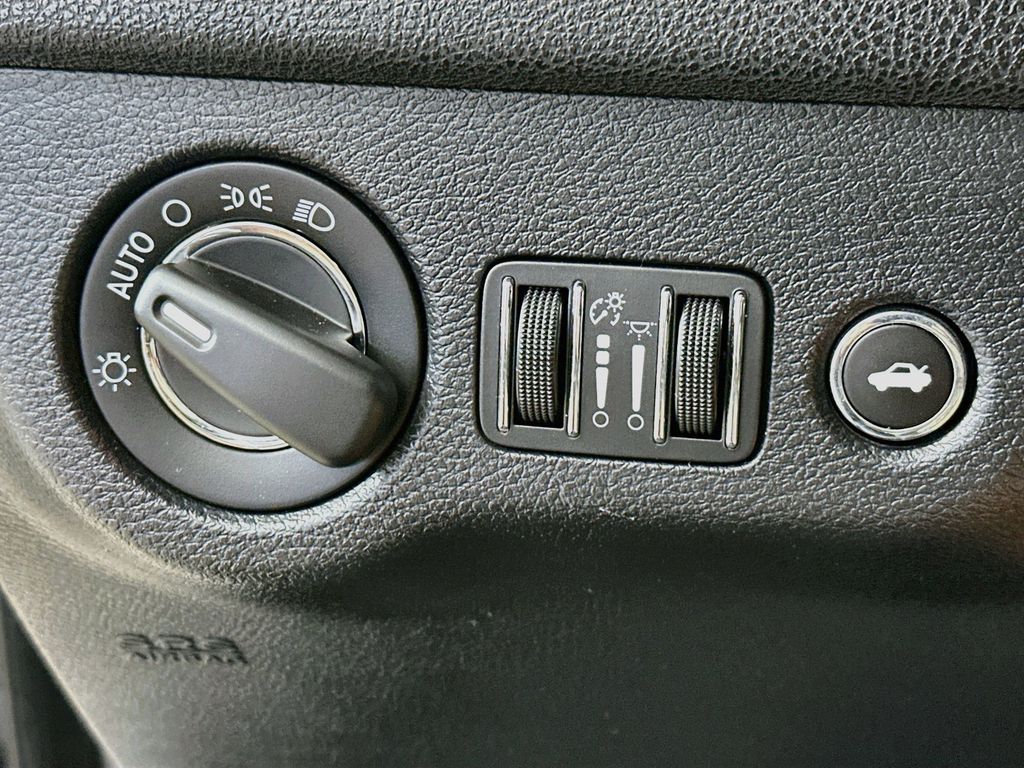 Thumbnail: 2015 Chrysler 300 - 27