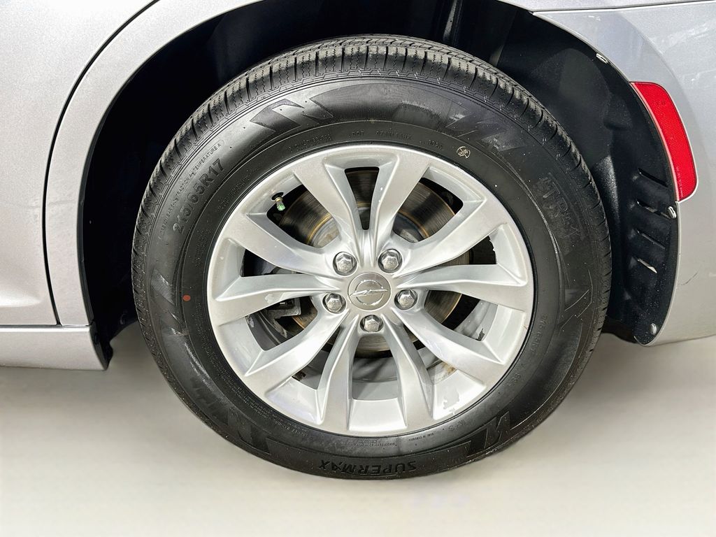 Thumbnail: 2015 Chrysler 300 - 8